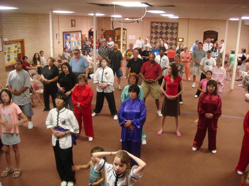 Image: /media/?path=/sports/Kung Fu/2007-10-06 Malee's School's 13 Anniversary/20071006-155142-1.jpg